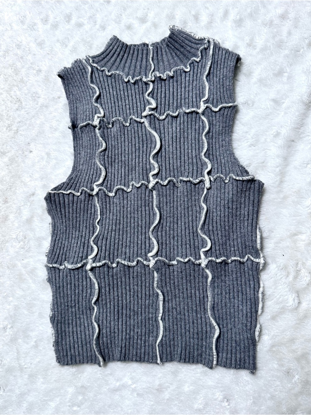 NECTAR CLOTHING Mock Neck Ribbed Knit Tank Top with Contrast Ruffle Seams - Gray